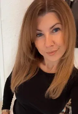 Nadja Nedza, Büro